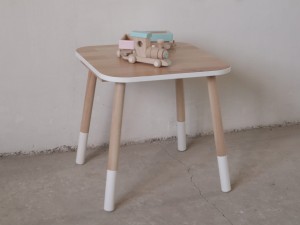 Stolik dziecięcy kolekcja Sipmle 